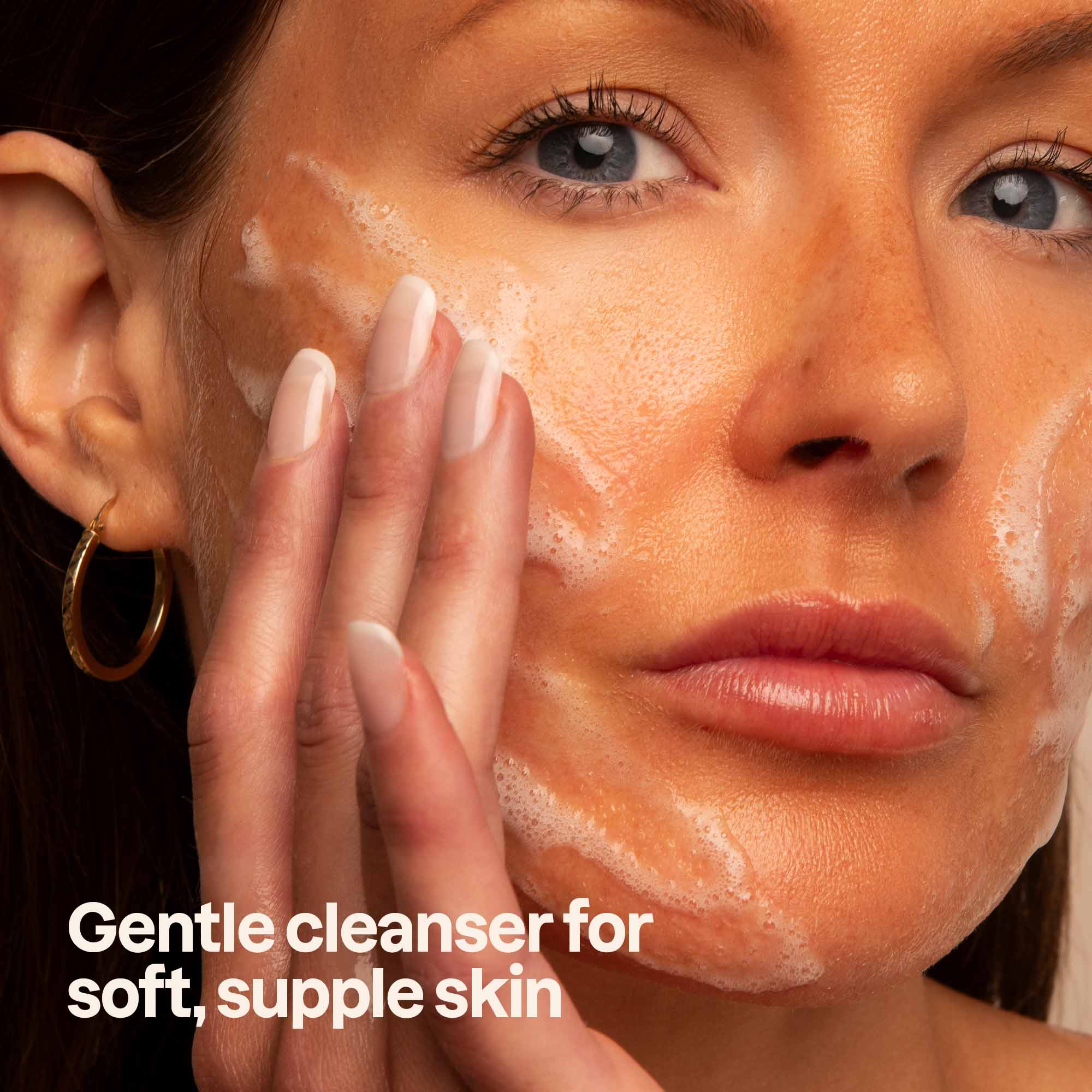 Revitalizing Cleansing Gel - View 2
